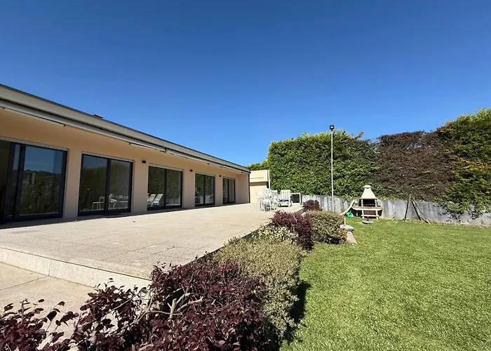 Quinta De Sub-ribas, Ideal Familias Villa