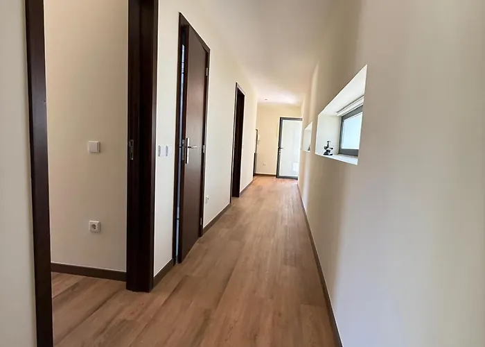 Quinta De Sub-ribas, Ideal Familias Villa